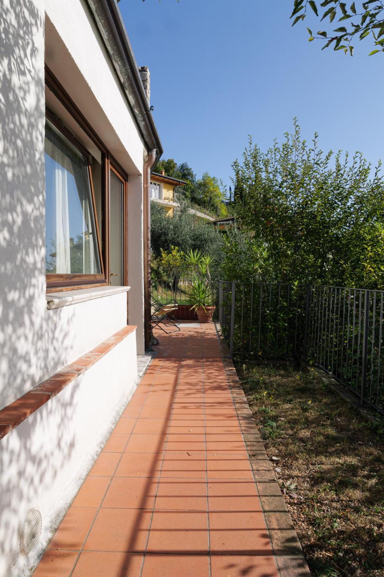 Casa Navla' Appartamenti "Ulivi"- "Fiori" -"Velieri"-"Luna"-"Nido"-"Taverna" Tignale Exterior photo